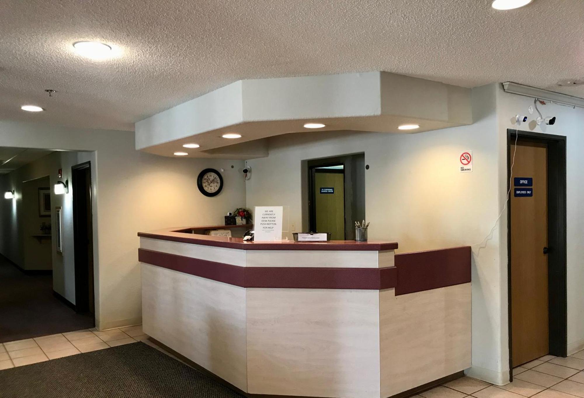 Chadron Inn & Suites Экстерьер фото