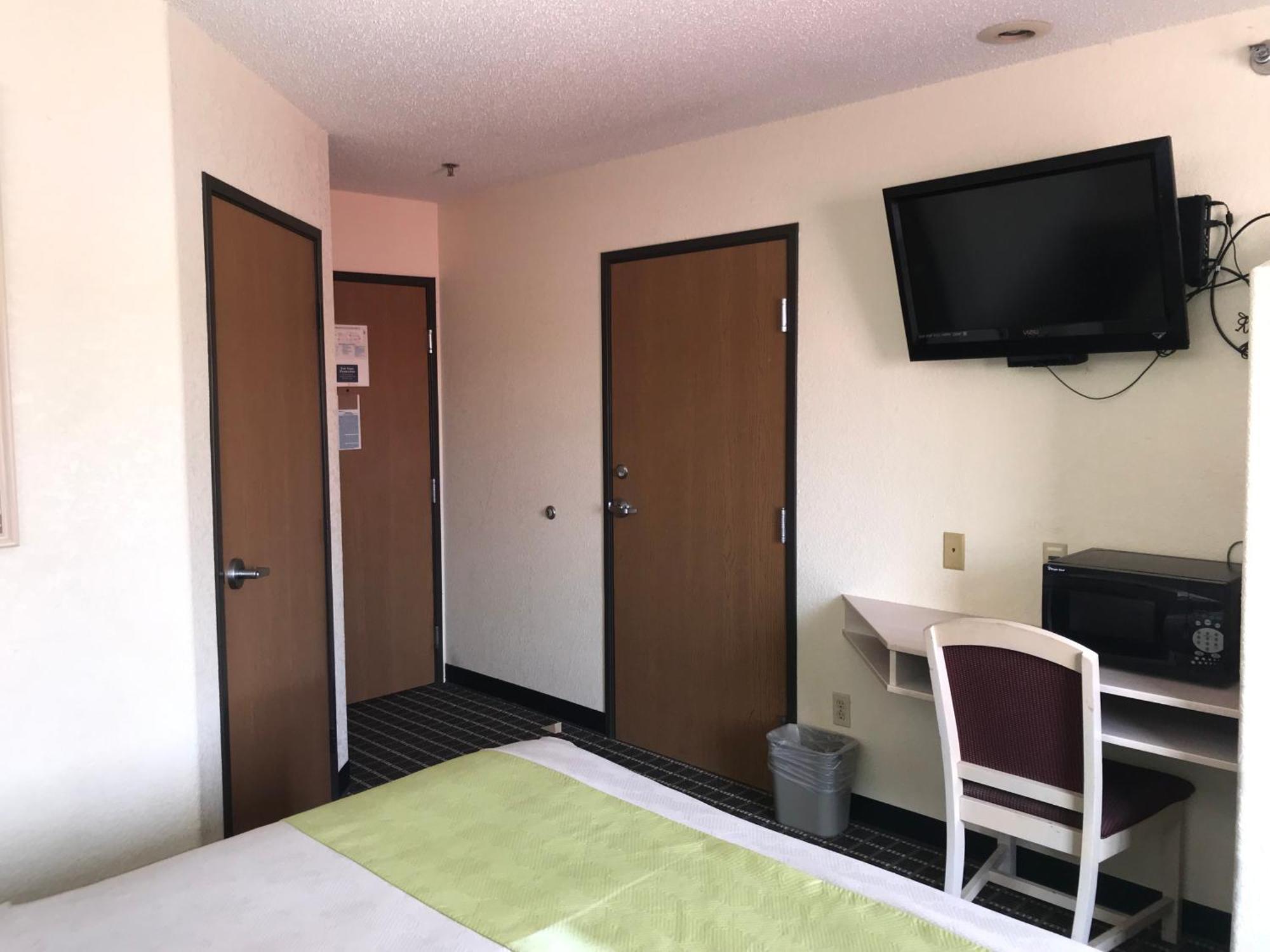 Chadron Inn & Suites Экстерьер фото
